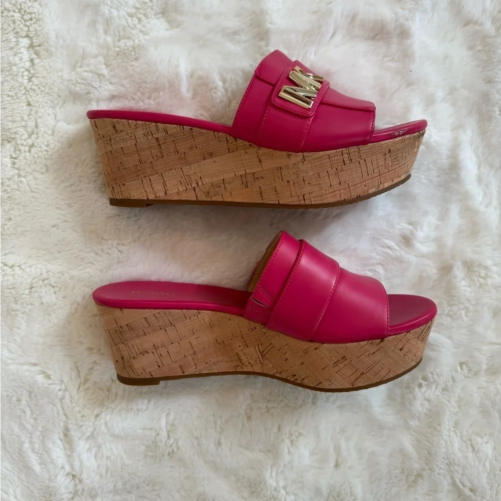 MICHAEL KORS Wedge Slides Fuchsia Pink Gold MK Logo Cork Size 8